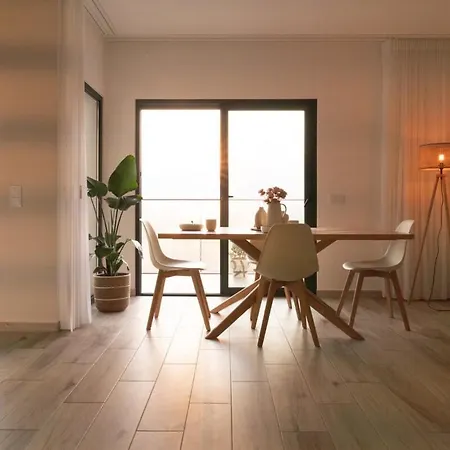 公寓 Slow Coast Hideaway In By Lisbeyond *