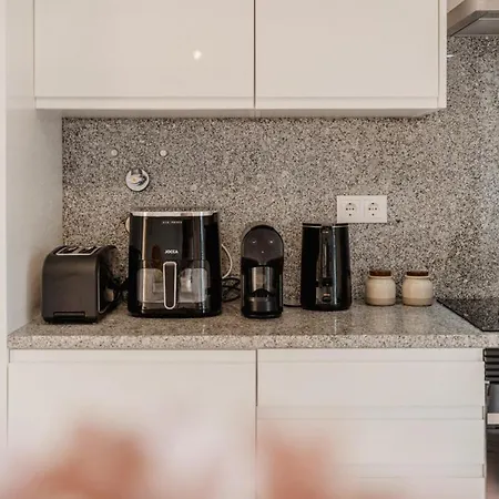 Slow Coast Hideaway In By Lisbeyond 公寓